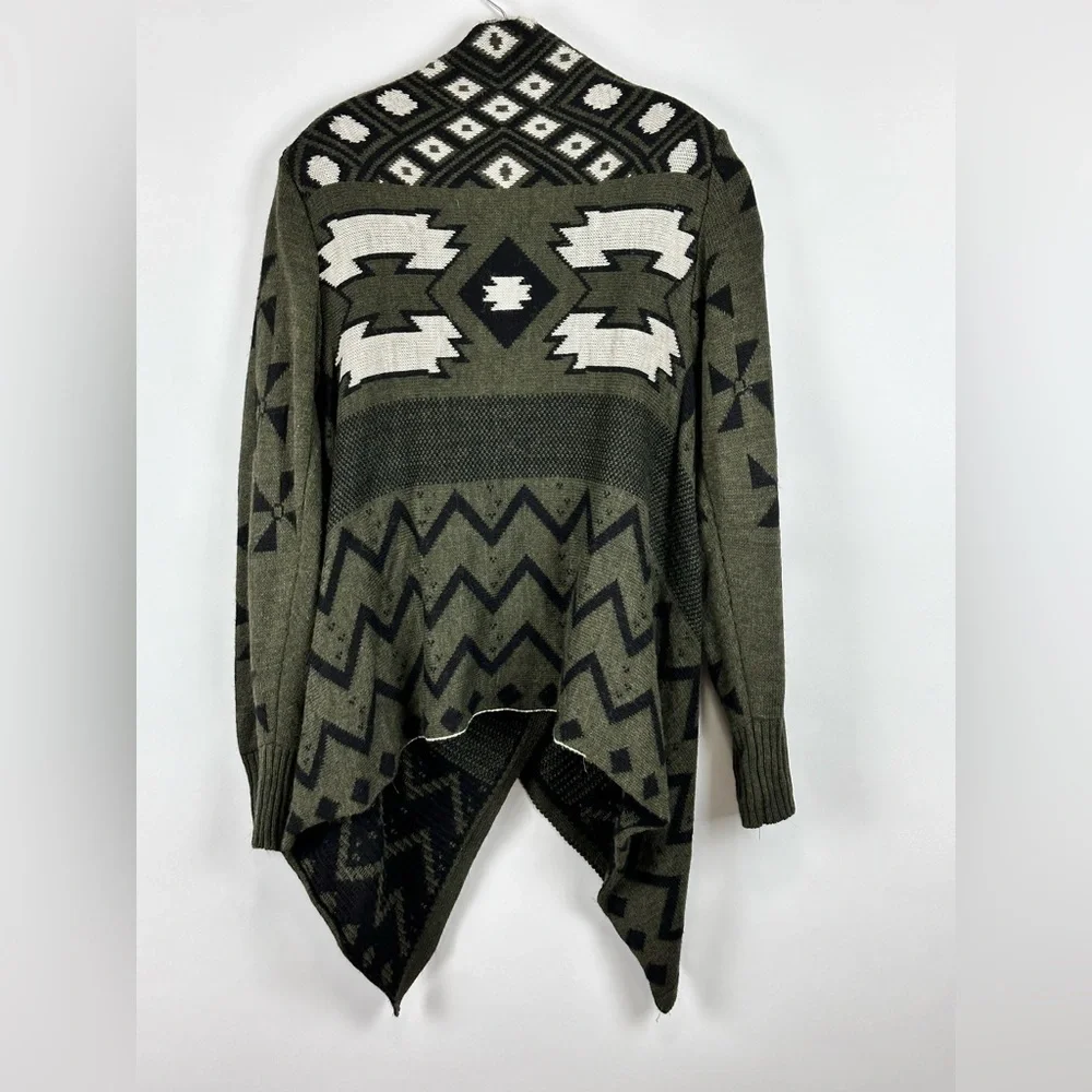 Women's Patterned Cardigan - Picture 2 of 8